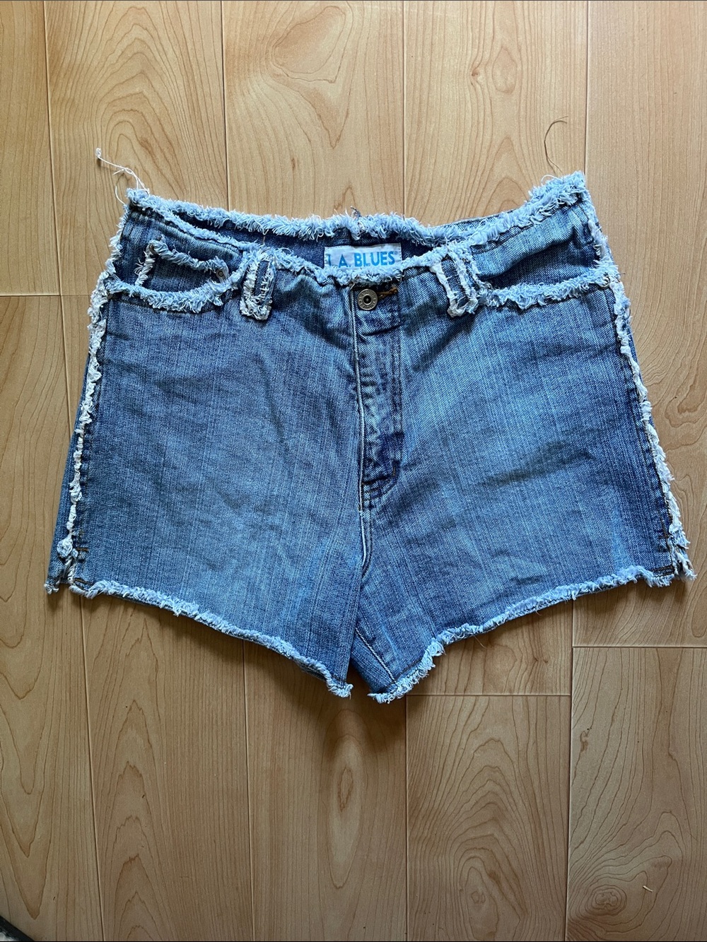 90’s Women's Frayed Denim Shorts — Light Blue